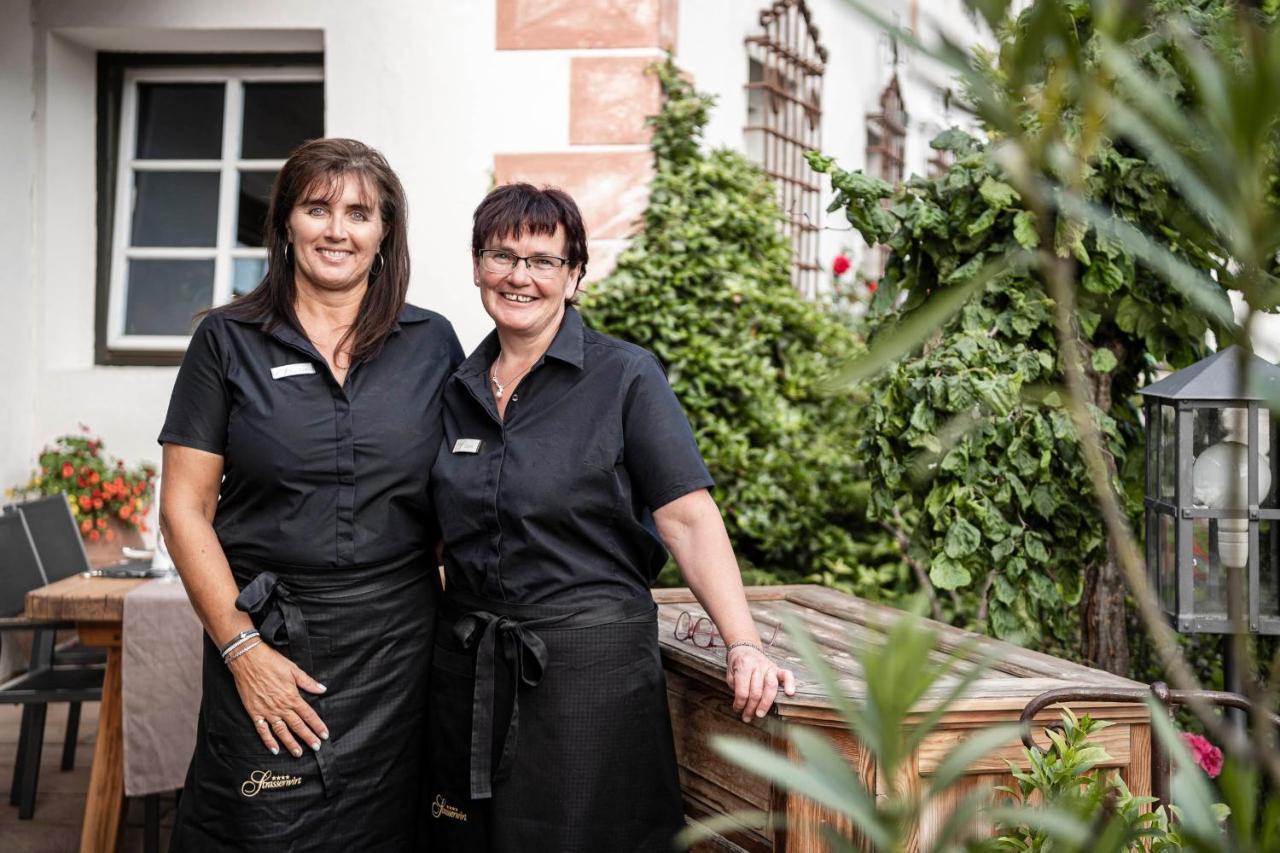 Strasserwirt - Ansitz Zu Tirol Strassen Exterior foto