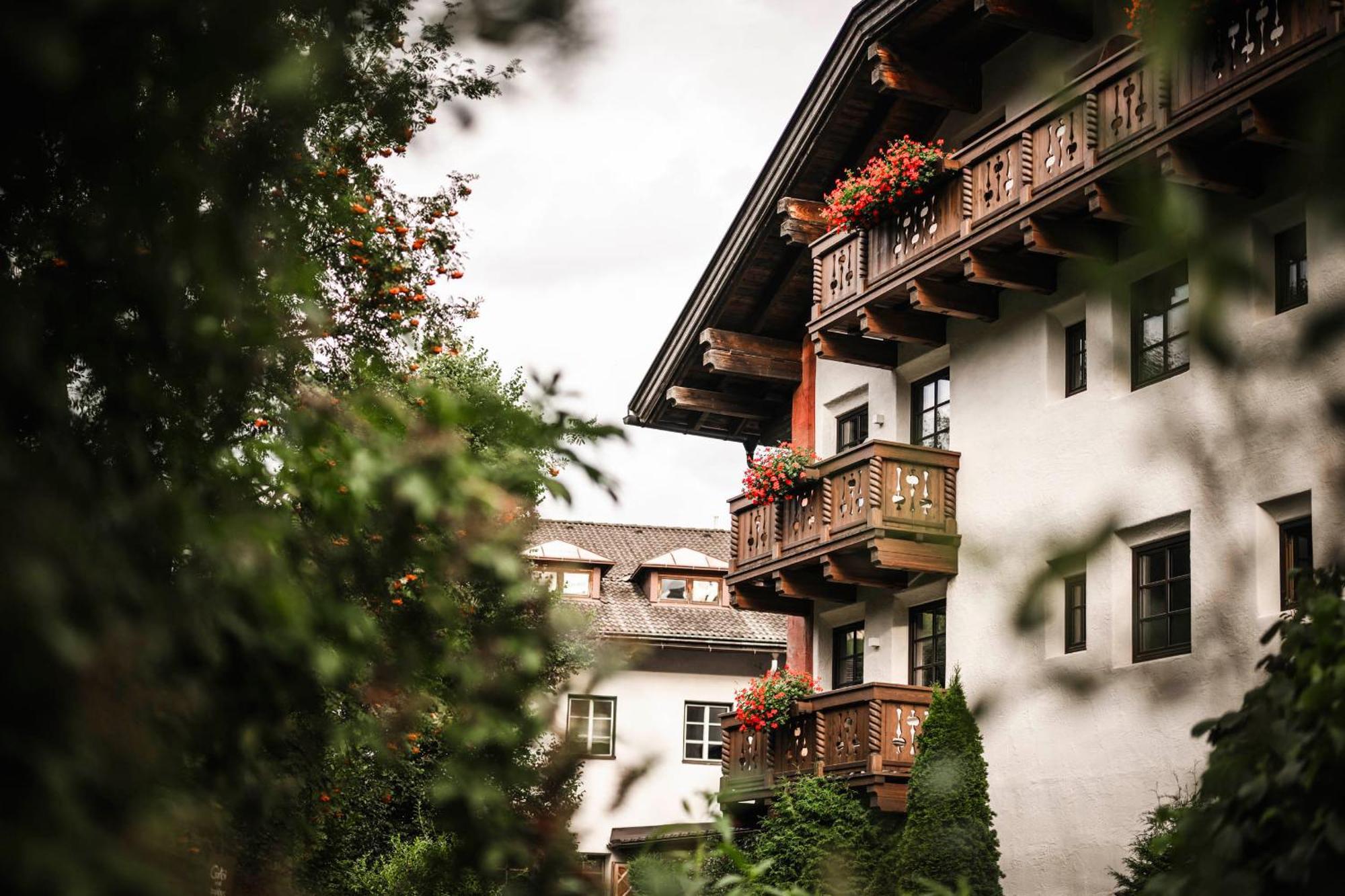 Strasserwirt - Ansitz Zu Tirol Strassen Exterior foto