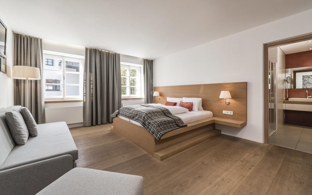 Strasserwirt - Ansitz Zu Tirol Strassen Exterior foto